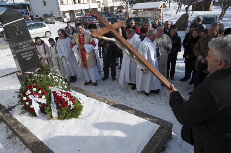 Templomépítő papjukra emlékeztek a gyimesiek